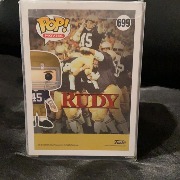 🍾CLOSET CLEAN OUT ACCEPTING ALL REASONABLE OFFERS🍾 - Picture 4 of 8